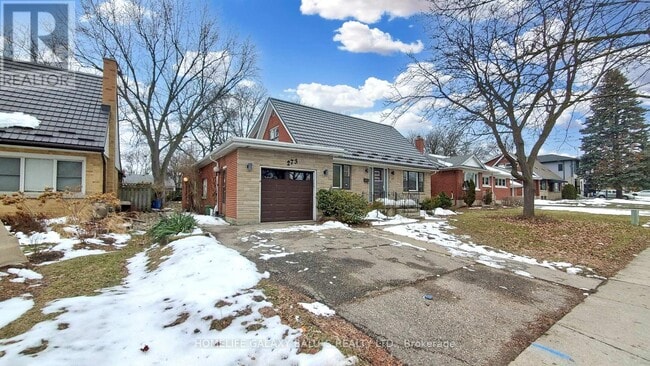 Building Photo - 273 Dumfries Ave
