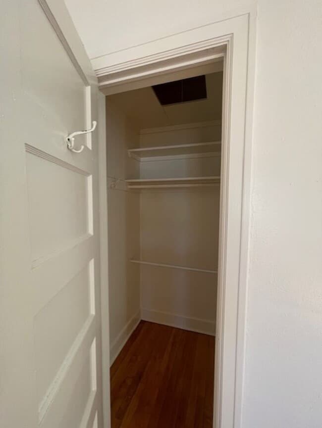 Building Photo - Adorable 3 Bedroom 2 Bath In Upper Clarkda...