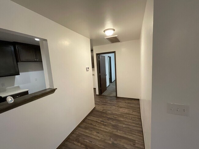 Foto del edificio - 3 Bed, 2 Bath, 2 Car Garage