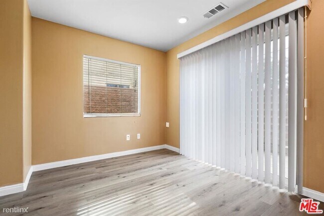 Building Photo - 4 br, 3.5 bath Condo - 14432 Kabana Ln Apt 1