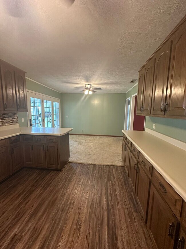 Foto del edificio - 3 Bed/1.5 Bath Brick Home