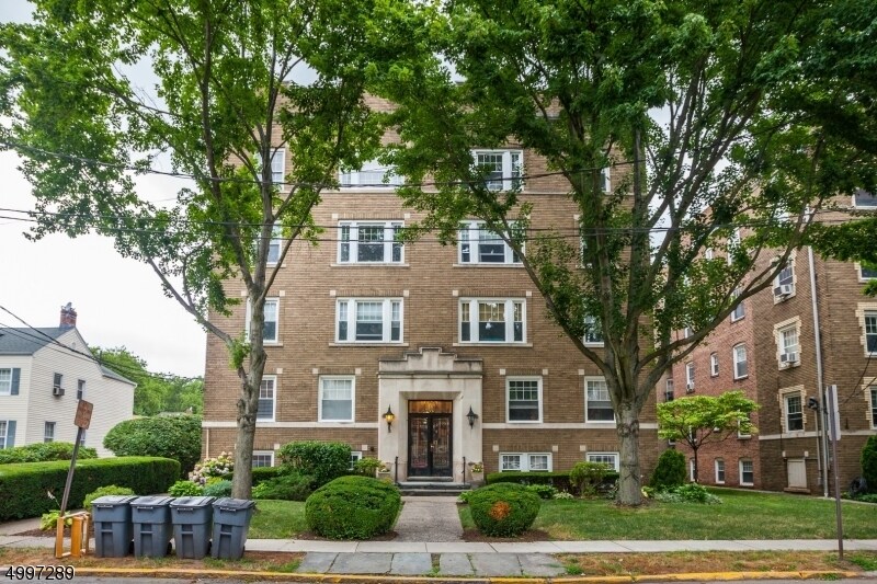 Primary Photo - 55 Park Ave