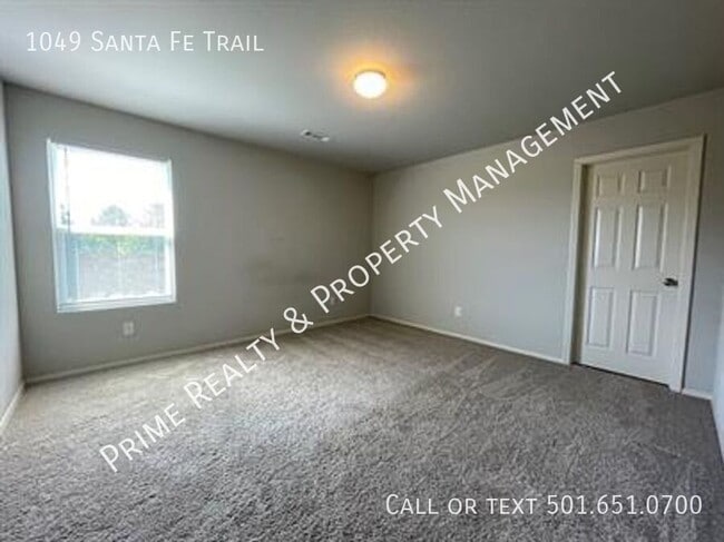 Building Photo - 1049 Santa Fe Trl