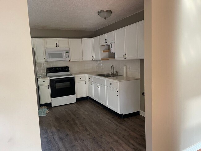 Foto del edificio - 131 hickory hill drive