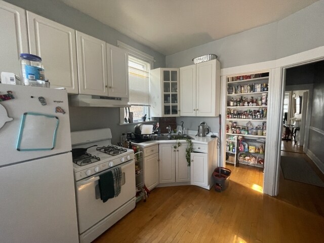 Building Photo - 2725 N Whipple St