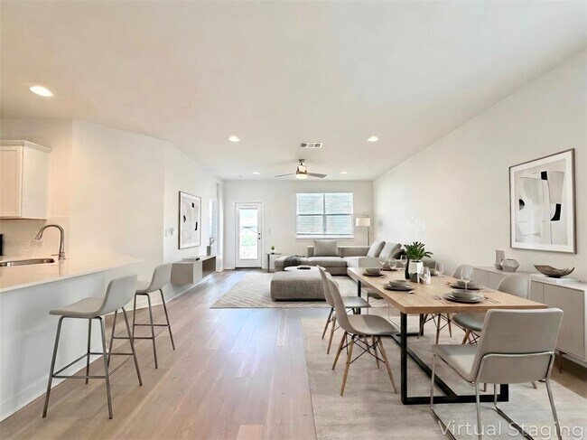 Foto del edificio - 8004 City Top Blvd