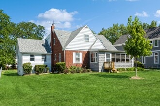 Building Photo - 15W244 Harvard St