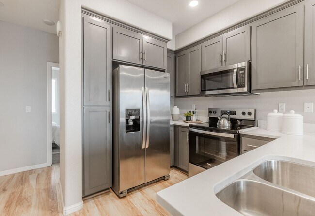 Foto del edificio - Modern Fremont Townhouse: 3 Beds, 3 Baths ...