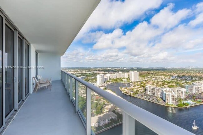 Foto del edificio - 4010 S Ocean Dr