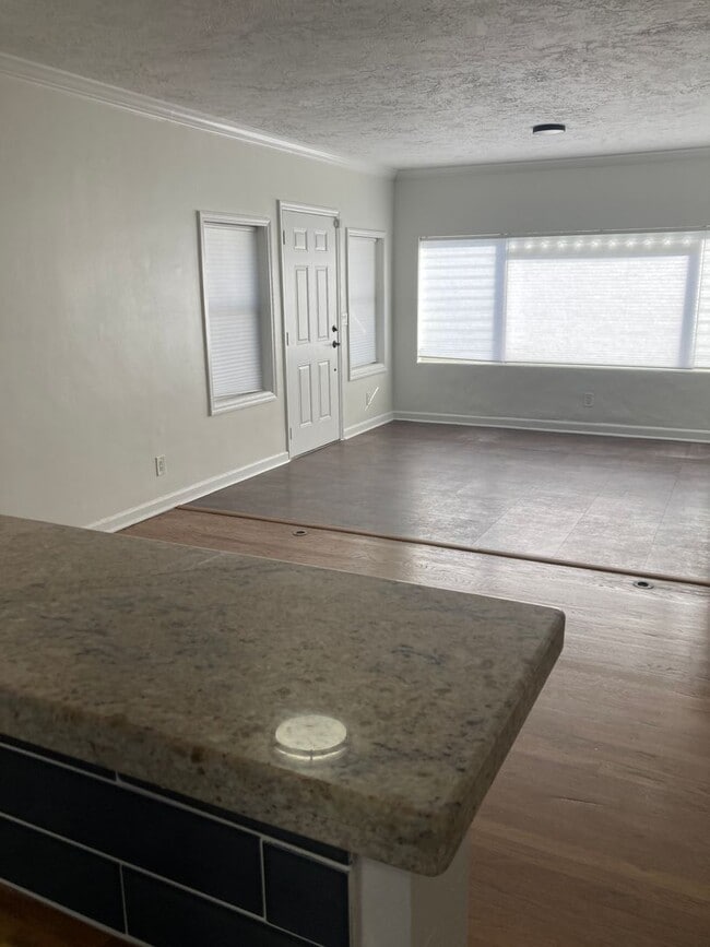 Foto del edificio - 5101 Spruce Ave