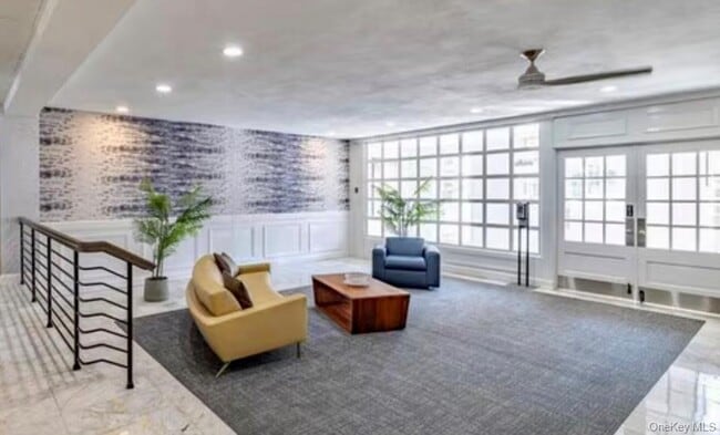 Foto del edificio - 22 N Forest Ave