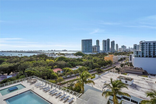 Foto del edificio - 4250 Biscayne Blvd
