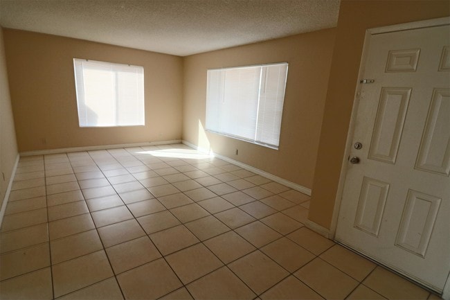 Building Photo - 3868 Silent Hill Dr
