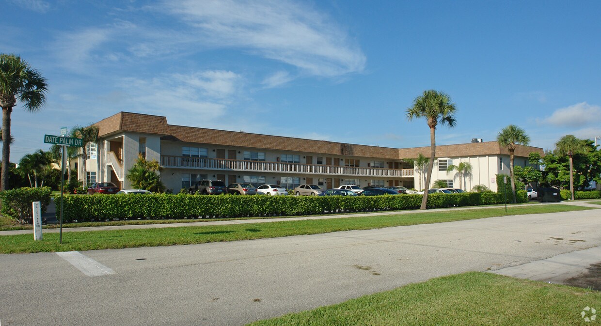 Lake Shore Gardens - 310 Lake Shore Dr West Palm Beach, FL 33403