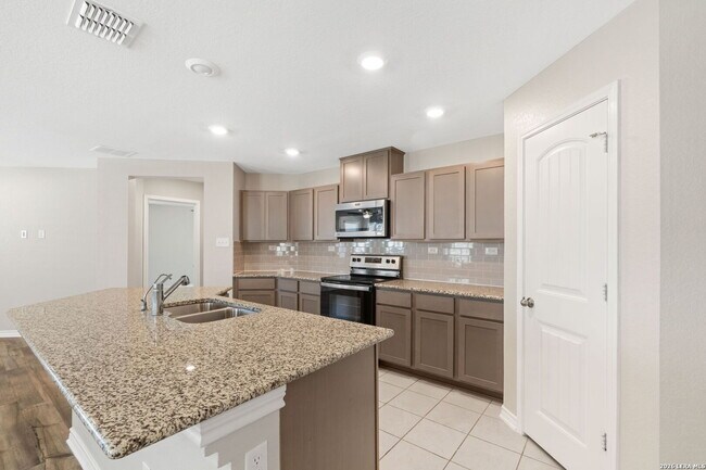 Building Photo - 9411 Braman Pt