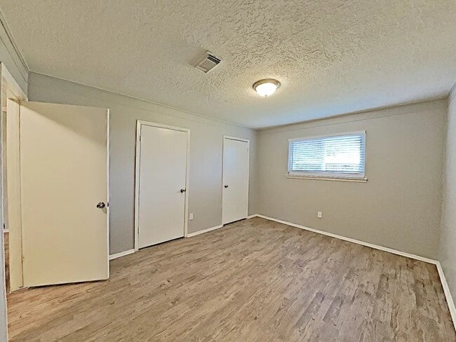 Building Photo - 3014 Early Turn Dr