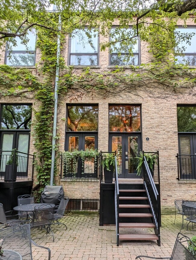 Building Photo - 1815 N Orchard St