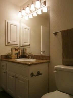 Building Photo - 8255 Vineyard Ave