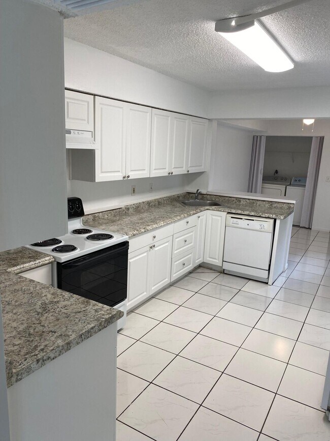 Foto del edificio - 11405 NW 35th St