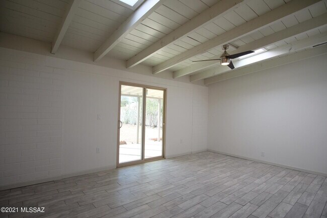 Foto del edificio - 919 N Catalina Ave