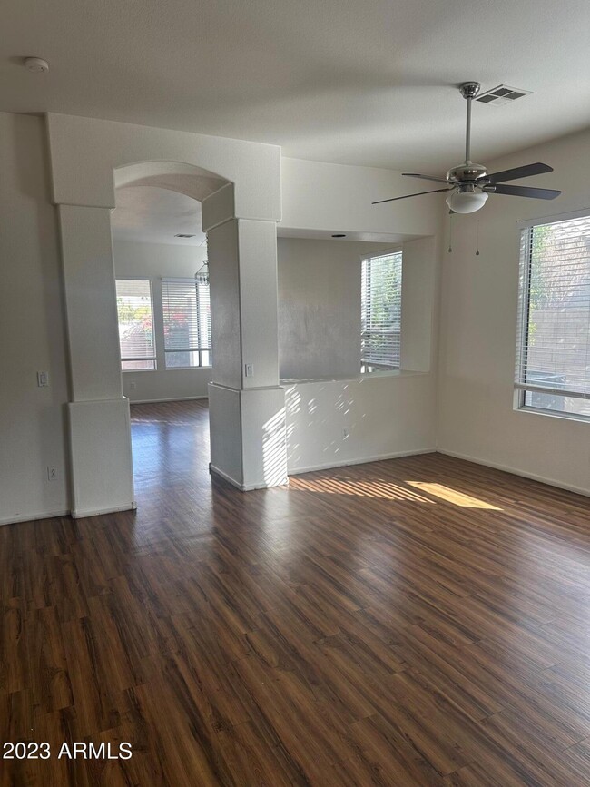 Building Photo - 2613 S 157th Dr