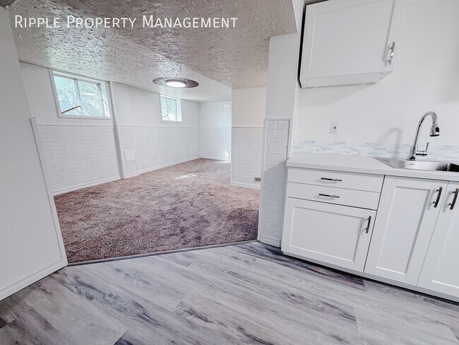 Building Photo - AMAZING 2-BED, 1-BATH LOWER SUITE | HIGH-FUNCTION MODERN LAYOUT | TUXEDO PARK