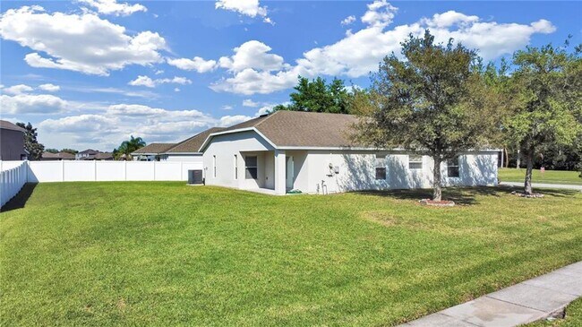 Photo - 7603 Crescent Palm Dr House