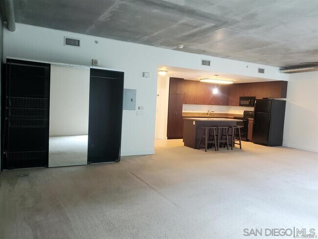 Foto del edificio - 1080 Park Blvd