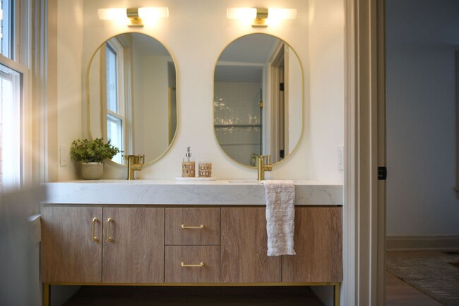 Foto del edificio - 1300 Boyle St