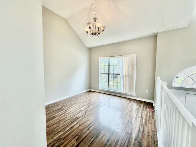 Foto del edificio - 81 Lake Front Dr