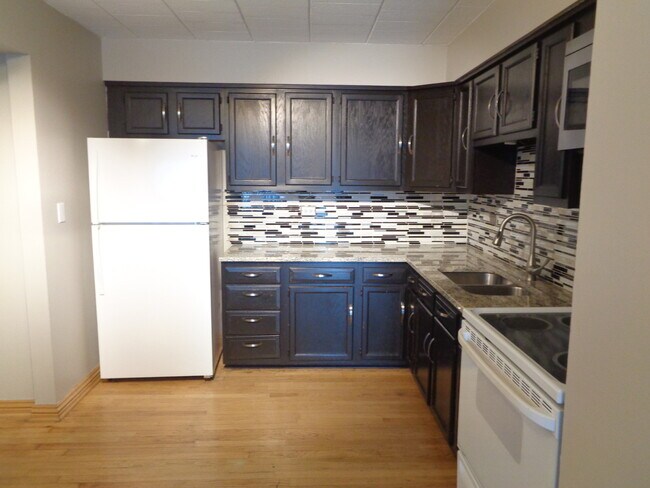 Foto del edificio - 6233 W 94th St