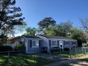 Building Photo - 3823 Bluestone Ave