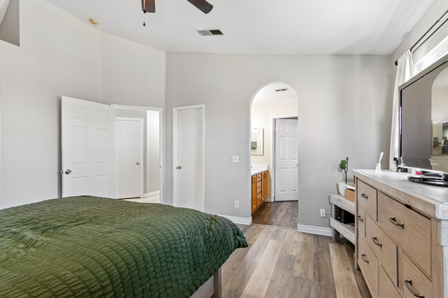 Building Photo - 37829 Antibes Ct