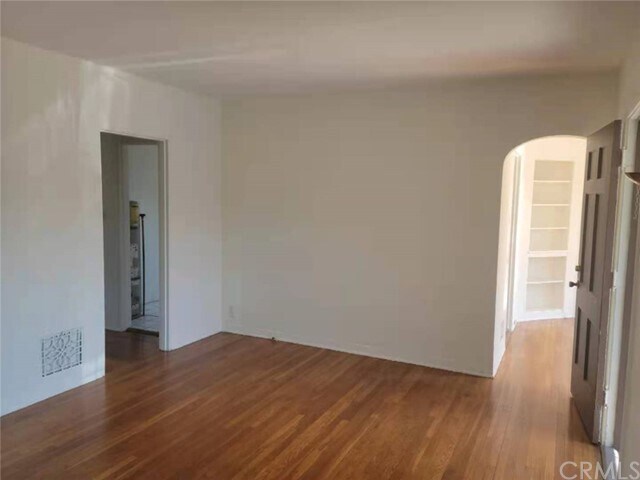 Building Photo - 1130 S Chapel Ave