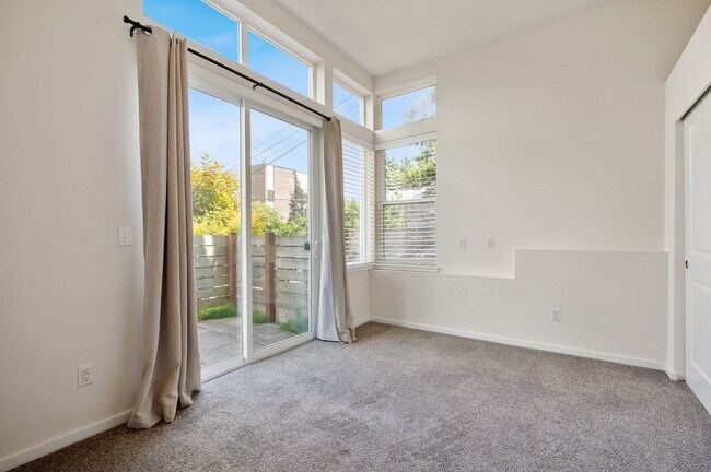 Foto del edificio - 3027 21st Ave W