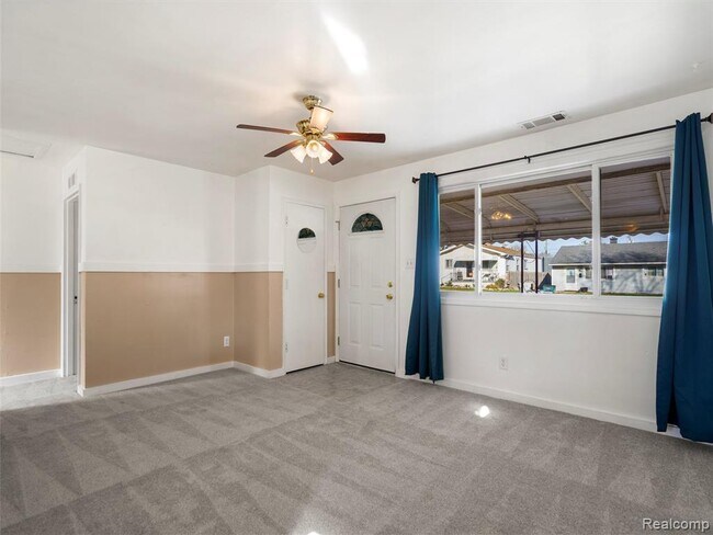 Foto del edificio - 1320 E Goulson Ave