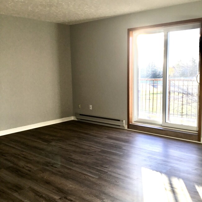 Building Photo - 227 Highview Dr