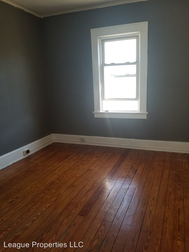 Building Photo - 136 Tremont Ave