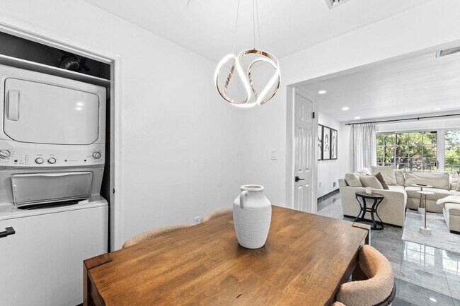 Building Photo - 800 River Rd