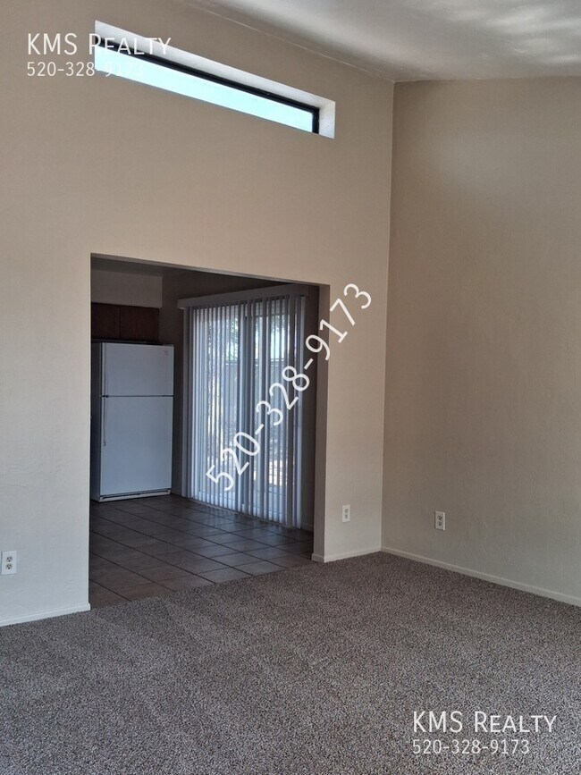 Foto del edificio - 13501 N Lon Adams Rd