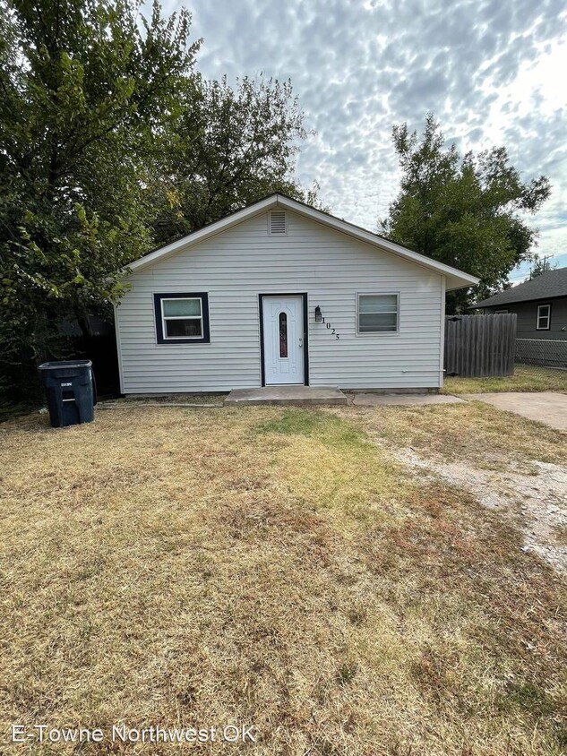 Primary Photo - 2 br, 1 bath House - 1025 N Davis