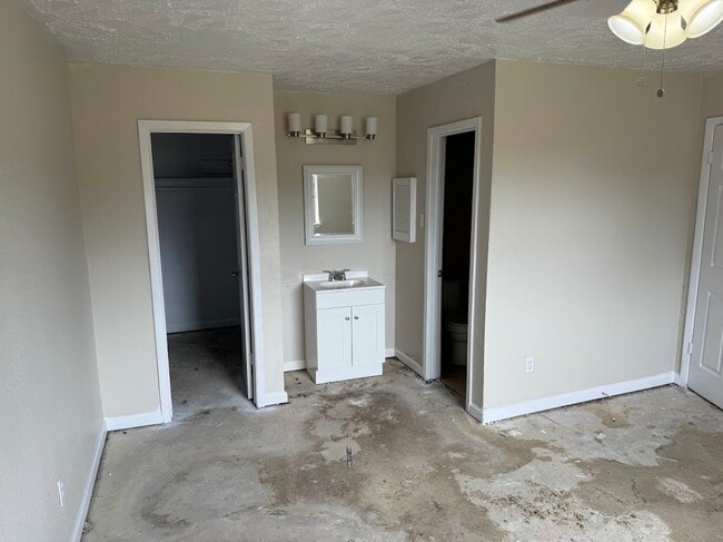 Building Photo - 16528 Monte Carlo Ln