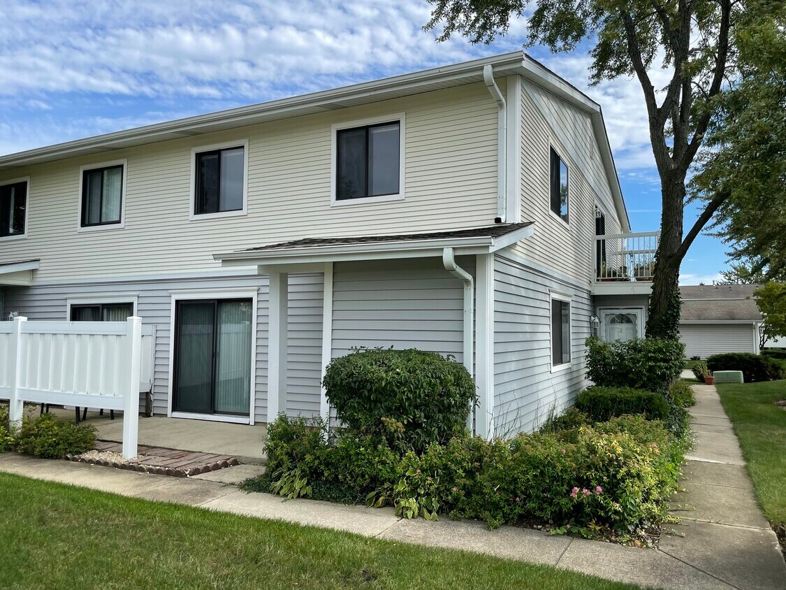 710 Whitesail Dr, Schaumburg, IL 60194 Townhome Rentals in Schaumburg