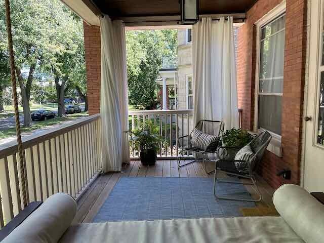 Front deck - 1835 W Lunt Ave