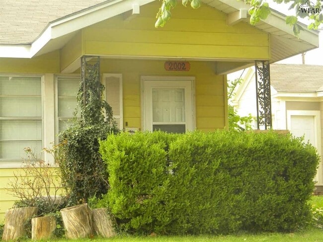 Building Photo - 2002 Tilden St