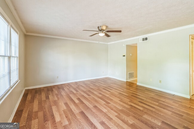 Building Photo - 2140 Kings Gate Cir SW