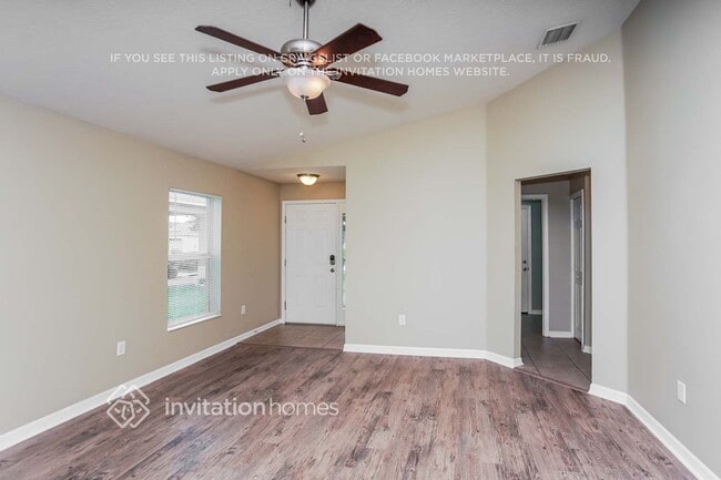 Foto del edificio - 8222 Summer Wood Ln