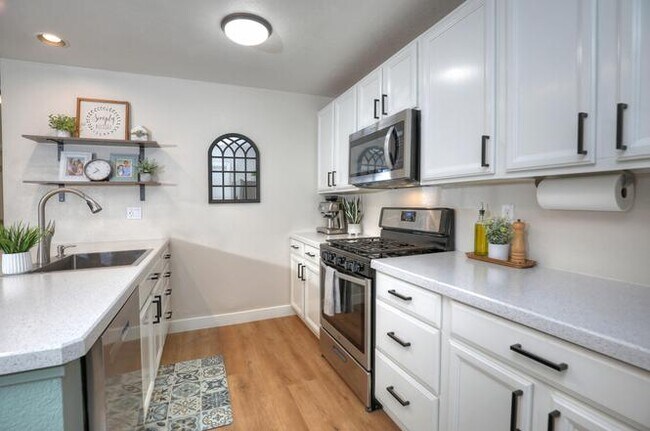 Foto del edificio - 114 Kalley Dr