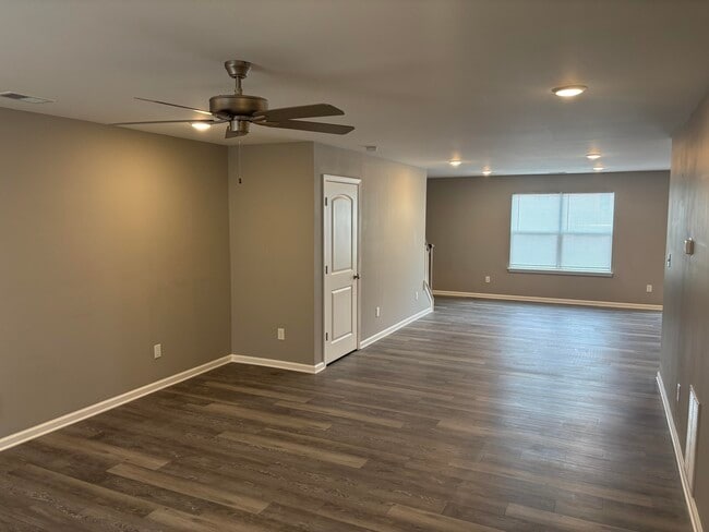 Foto del edificio - 2313 Tanksley Way