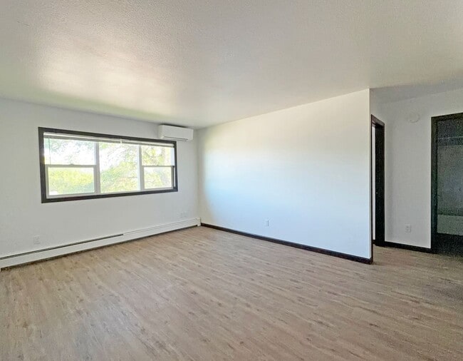 Building Photo - 601 6th Ave SW